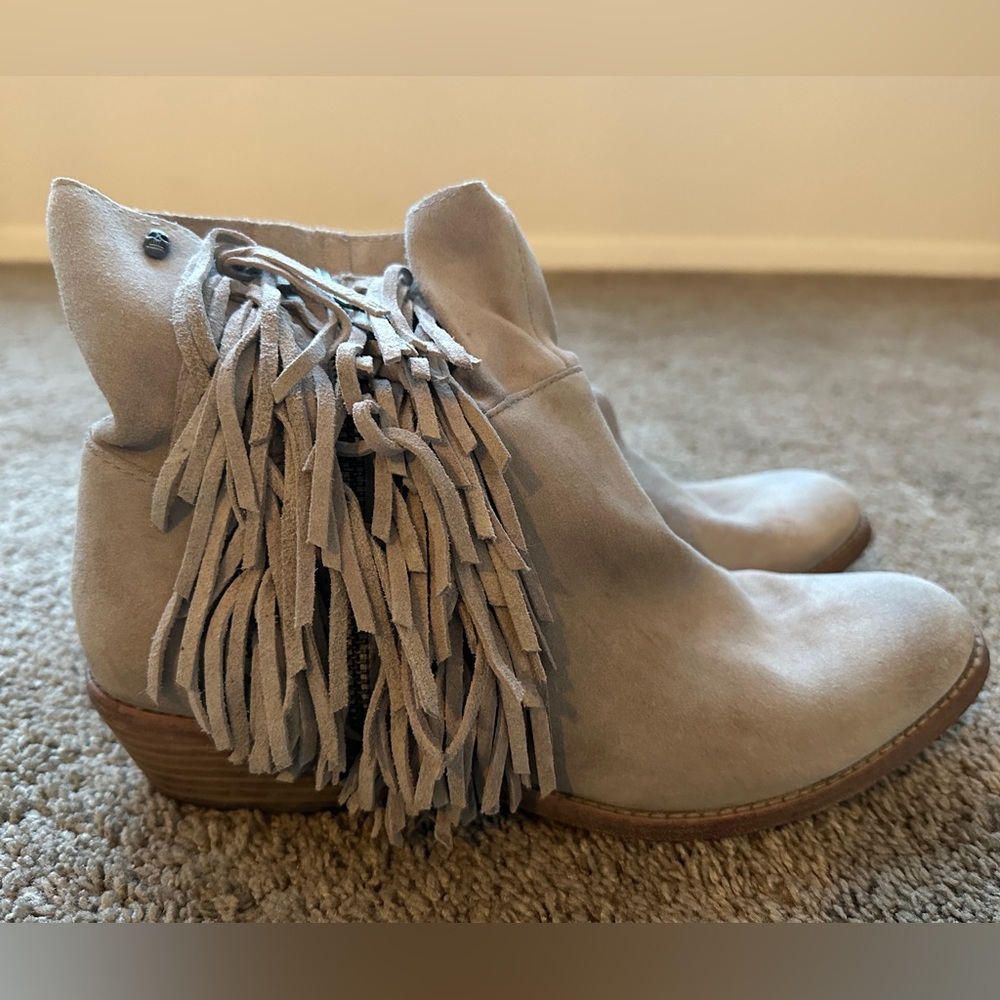 Zadig & Voltaire Pearce Fringe Taupe Suede Ankle Booties 8.5 M